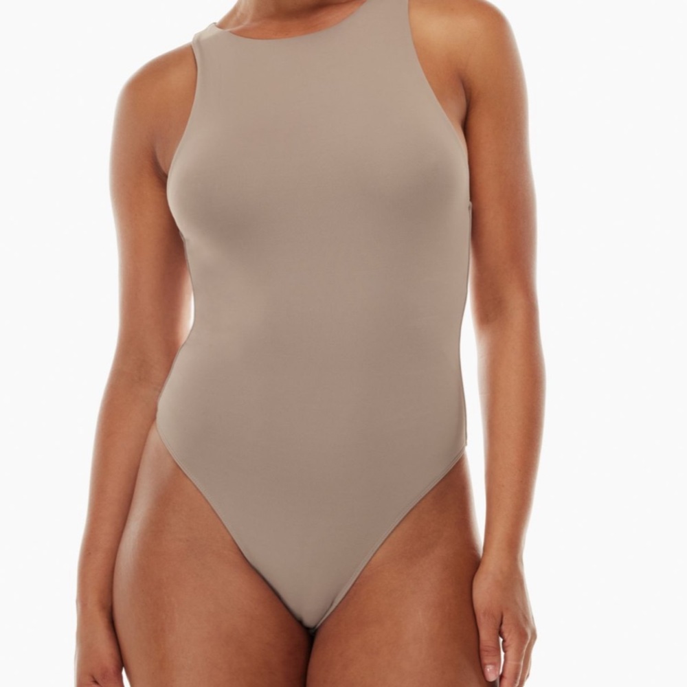 Aritzia contour bodysuit brand new never worn